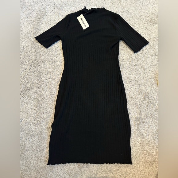NWT - Mikey & Joey - Black Ribbed Knit Short Sleeve Dress - Ruffle Trim - Size S - Picture 3 of 9